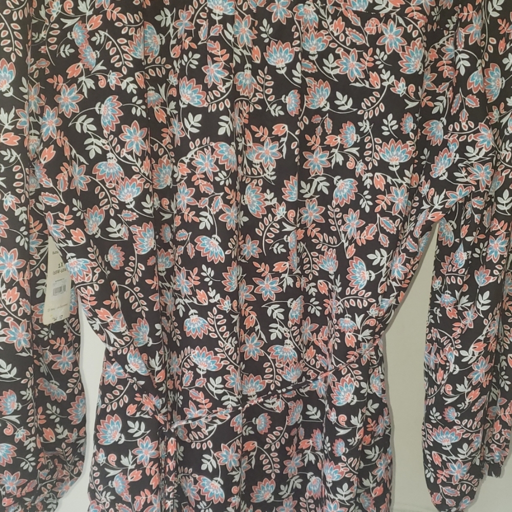 blouse - Picture 4 of 4